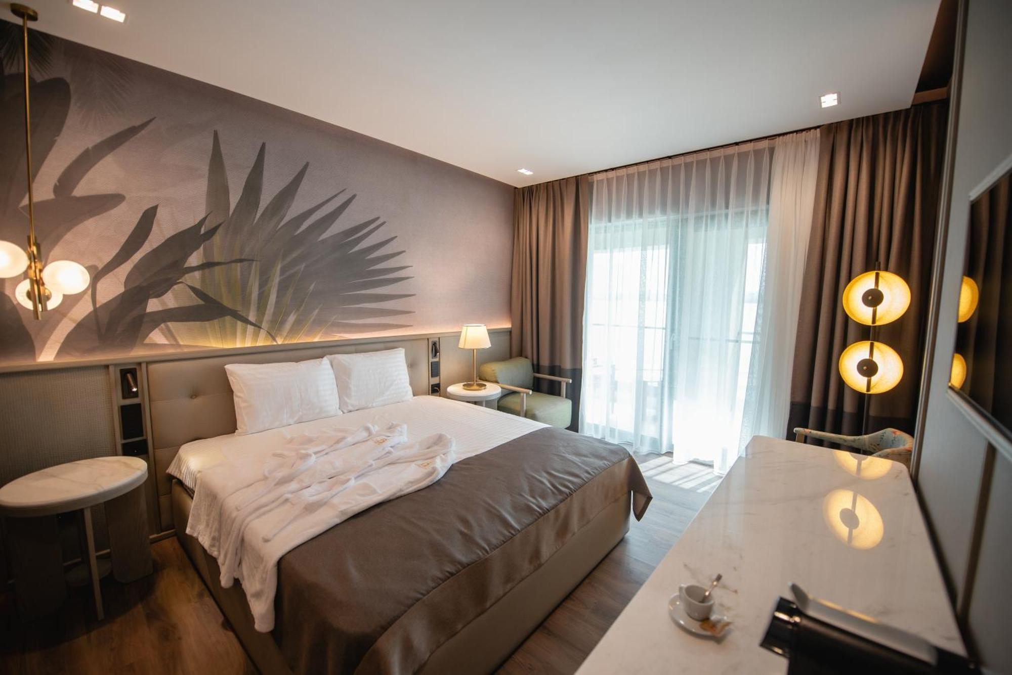 Belinda Hotel Mamaia Adults Only Exterior photo