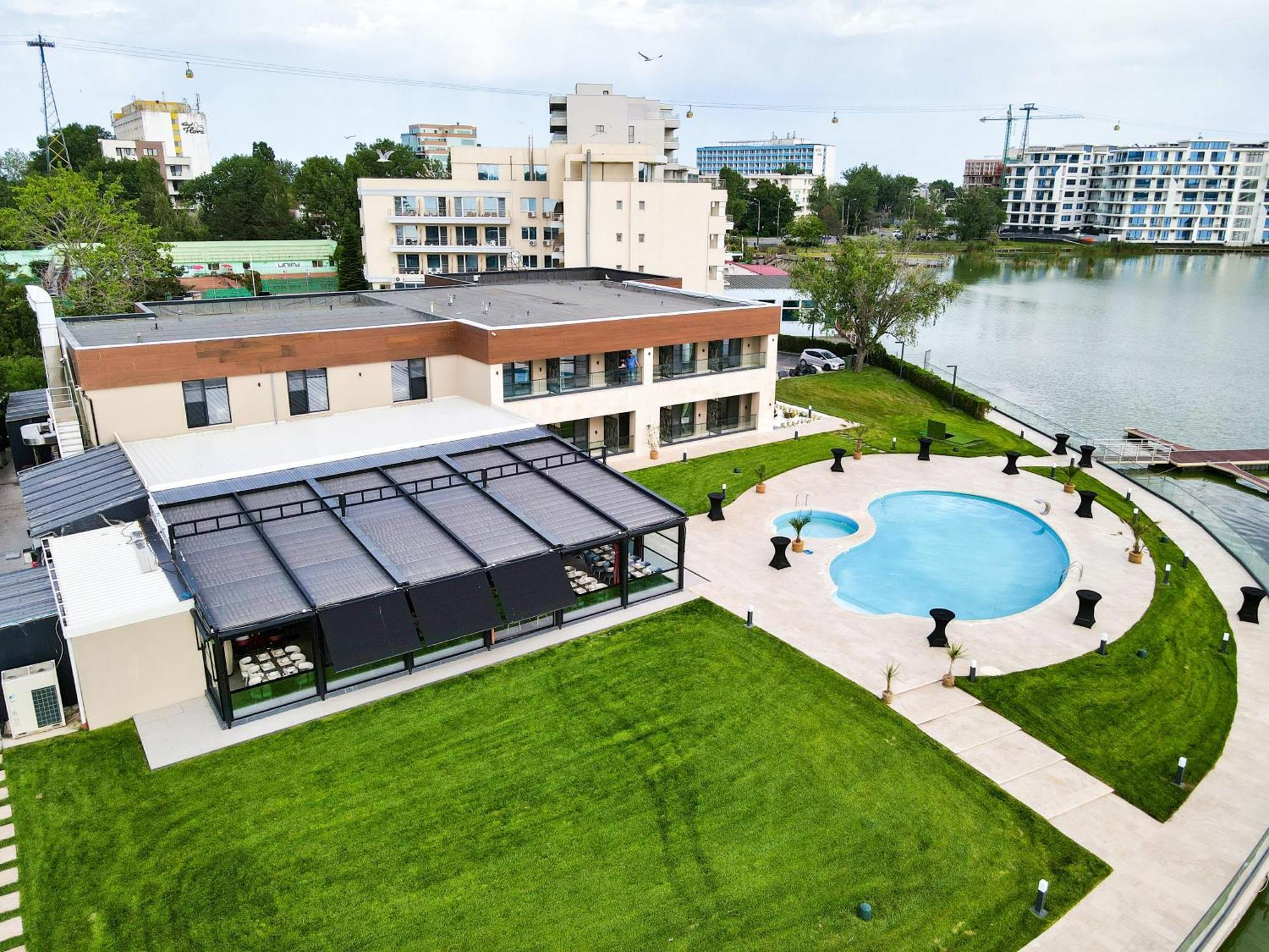 Belinda Hotel Mamaia Adults Only Exterior photo