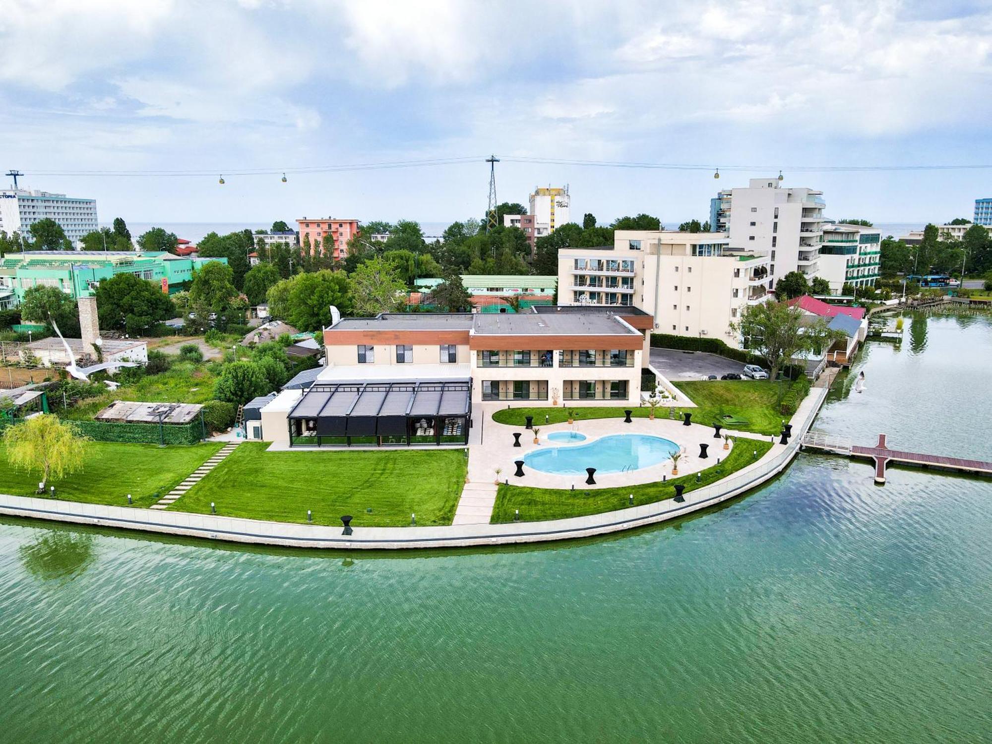 Belinda Hotel Mamaia Adults Only Exterior photo