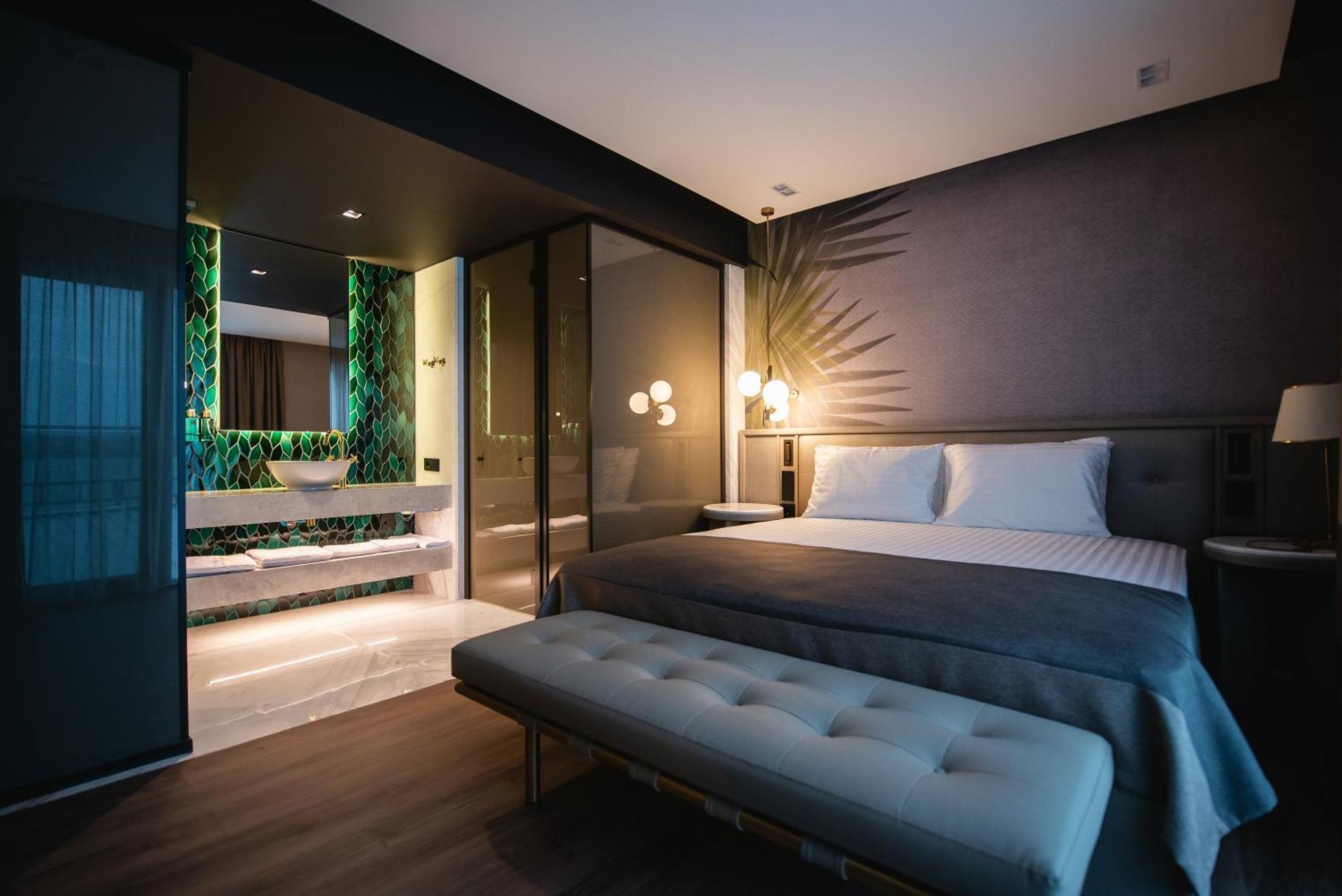 Belinda Hotel Mamaia Adults Only Exterior photo