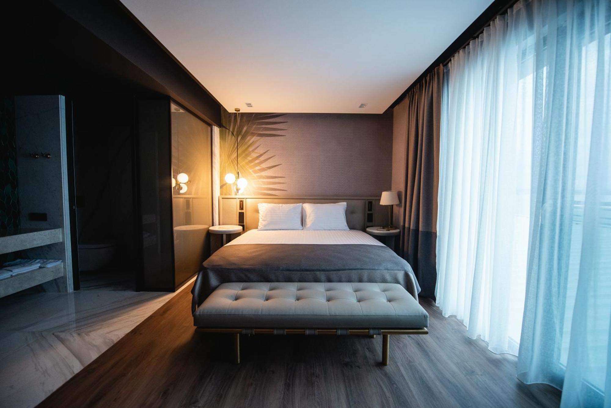 Belinda Hotel Mamaia Adults Only Exterior photo