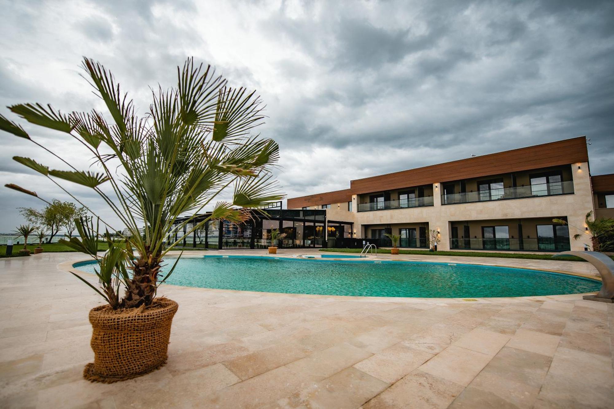 Belinda Hotel Mamaia Adults Only Exterior photo