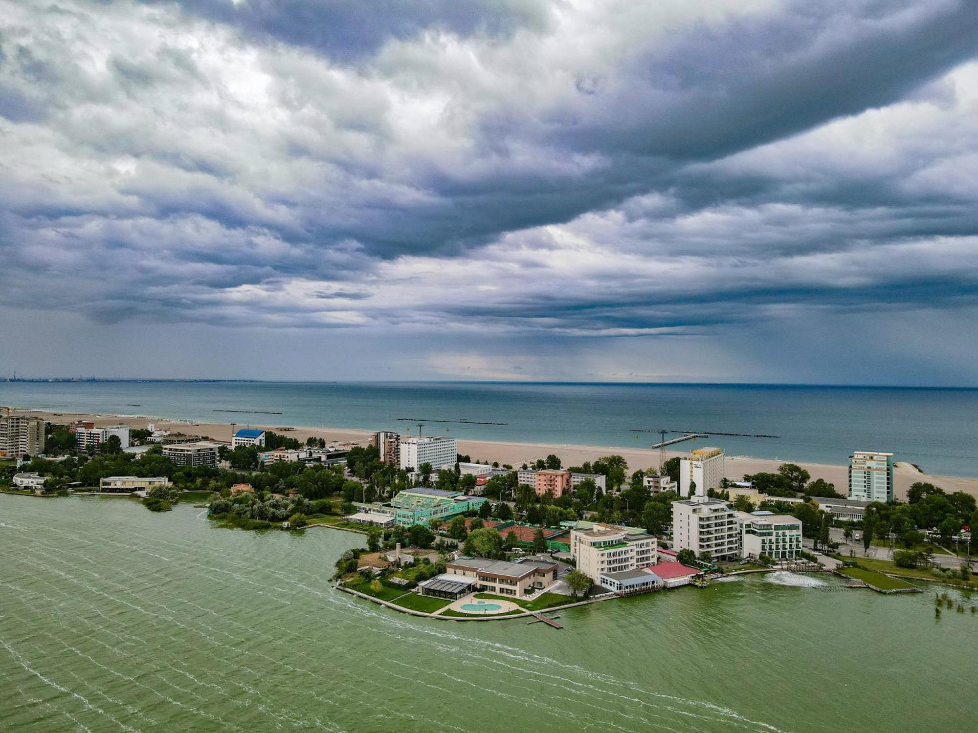 Belinda Hotel Mamaia Adults Only Exterior photo
